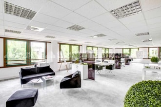 Office in Orsay for lease Interior Photo- Image 1 of 6