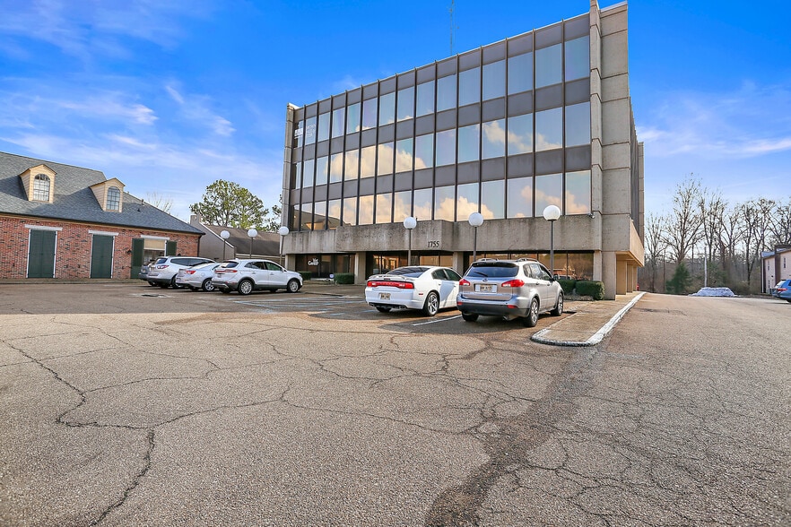 1755 Lelia Dr, Jackson, MS for lease - Primary Photo - Image 1 of 2