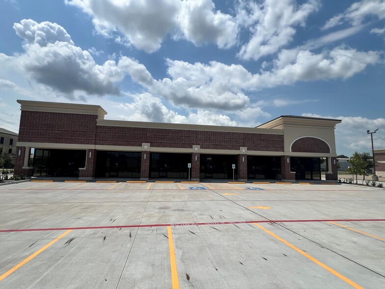 1111 Katy Fort Bend rd, Katy, TX for lease - Building Photo - Image 3 of 4