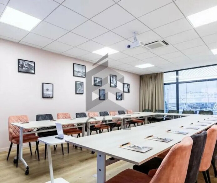 Office in La Rochelle for lease - Building Photo - Image 2 of 4