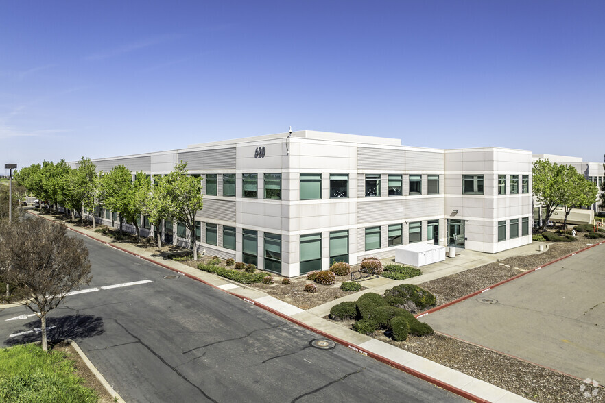 620 Roseville Pky, Roseville, CA for lease - Building Photo - Image 1 of 8