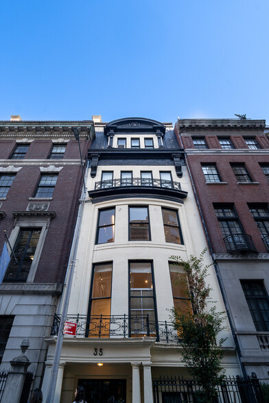 35 E 67th St, New York, NY for lease - Building Photo - Image 1 of 3