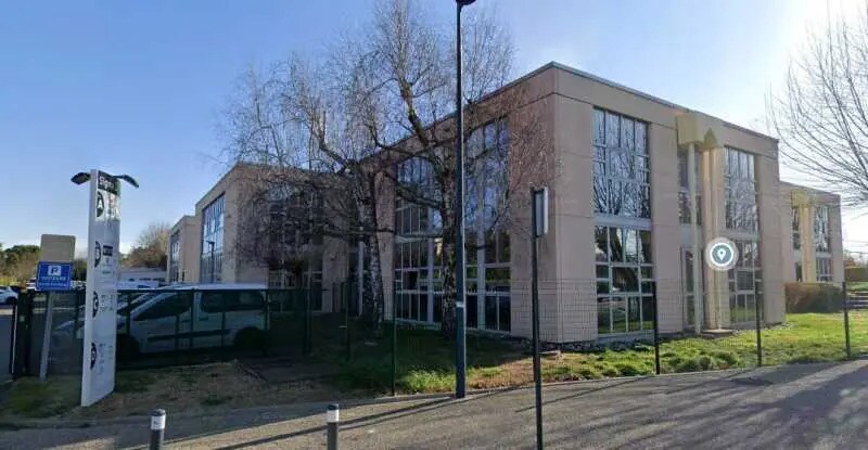 Office in Toulouse for sale Building Photo- Image 1 of 2