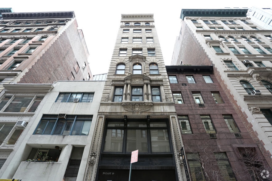 39 E 19th St, New York, NY for lease - Building Photo - Image 2 of 9