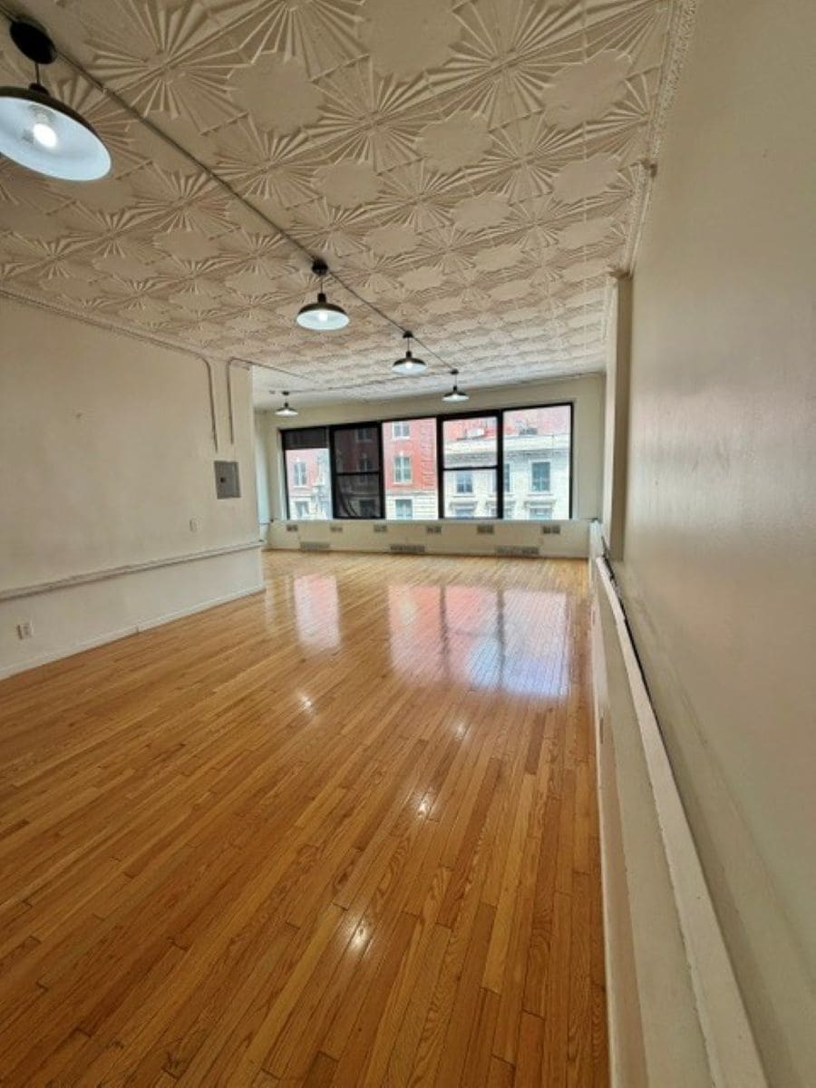 206 W 23rd St, New York, NY for lease Interior Photo- Image 1 of 7