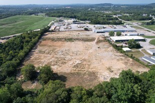 1230 Industrial Park Rd, Columbia TN - Warehouse