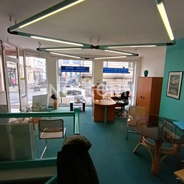 Retail in Vannes for sale - Interior Photo - Image 2 of 4