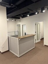 415 N LaSalle Dr, Chicago, IL for lease Interior Photo- Image 1 of 12