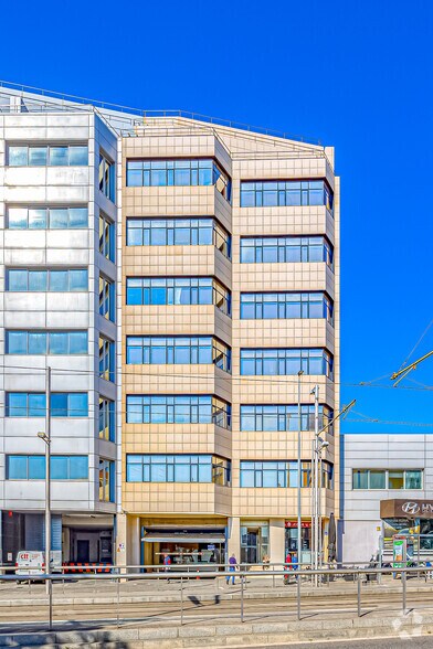 Office in Esplugues de Llobregat, Barcelona for lease - Primary Photo - Image 1 of 3