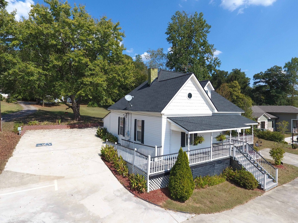 682 Washington St, Jefferson, GA 30549