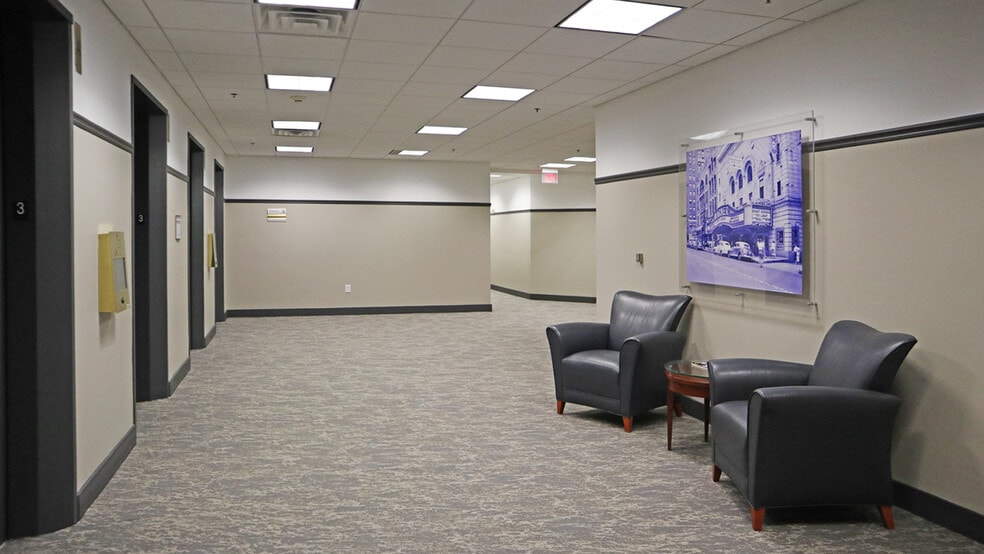 80 Monroe Ave, Memphis, TN for lease - Interior Photo - Image 2 of 19