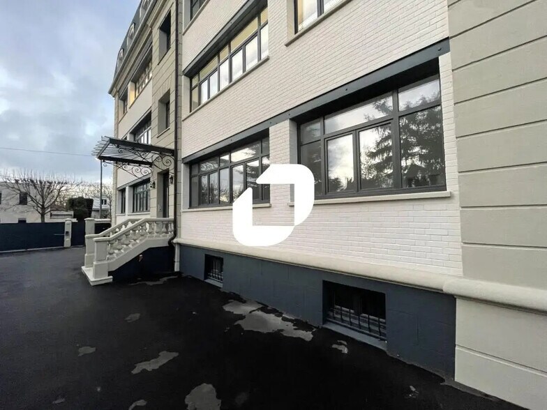 Office in Saint-Maur-des-Fossés for sale - Building Photo - Image 2 of 7