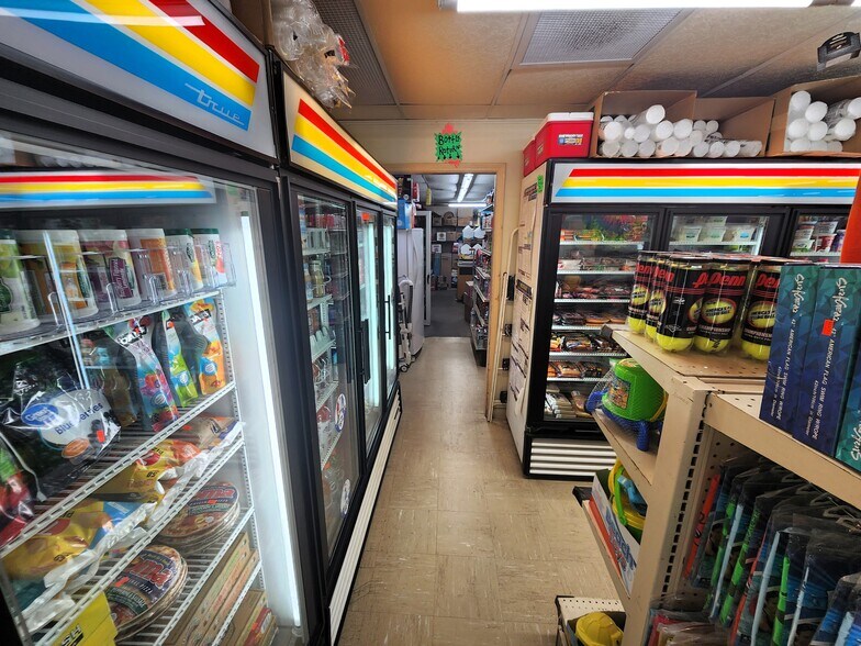 5333-5353 Scenic Dr, Whitehall, MI for sale - Building Photo - Image 3 of 12