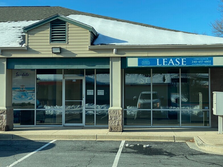 2190 Old Farm Dr, Frederick, MD 21702