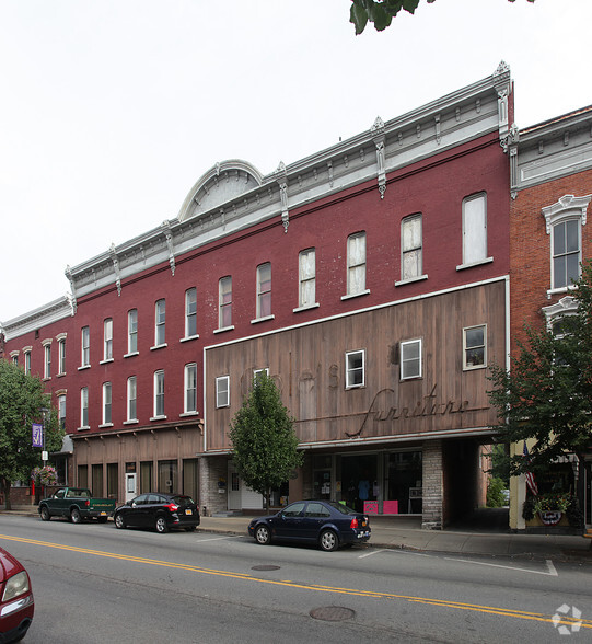 27-35 W Main St, Johnstown, NY for sale - Primary Photo - Image 1 of 1