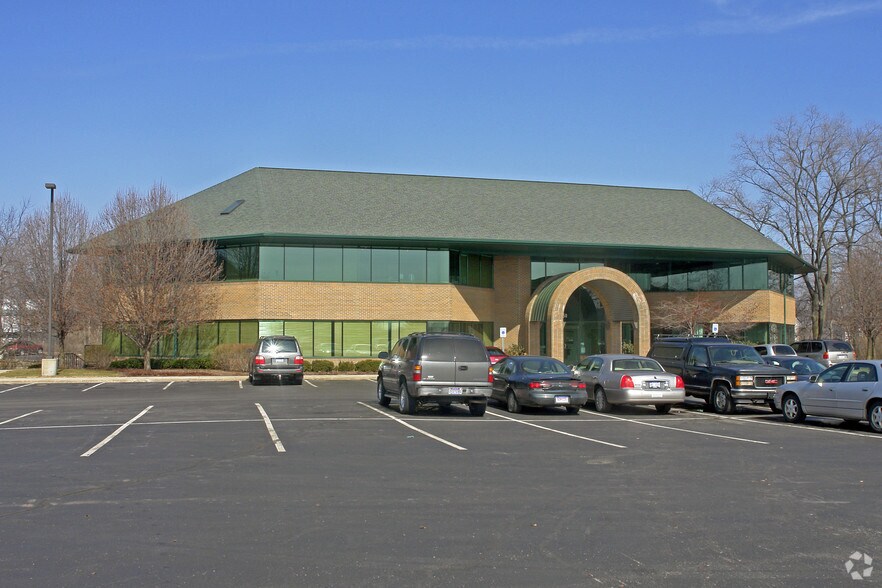 1750-1770 Grand Ridge Ct NE, Grand Rapids, MI for sale - Building Photo - Image 1 of 1