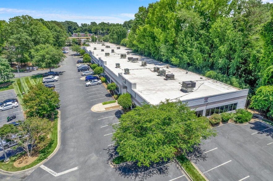 5100 Reagan Dr, Charlotte, NC for lease - Aerial - Image 2 of 20