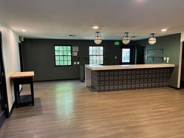 1505 E Portland Rd, Newberg, OR for lease - Building Photo - Image 3 of 20