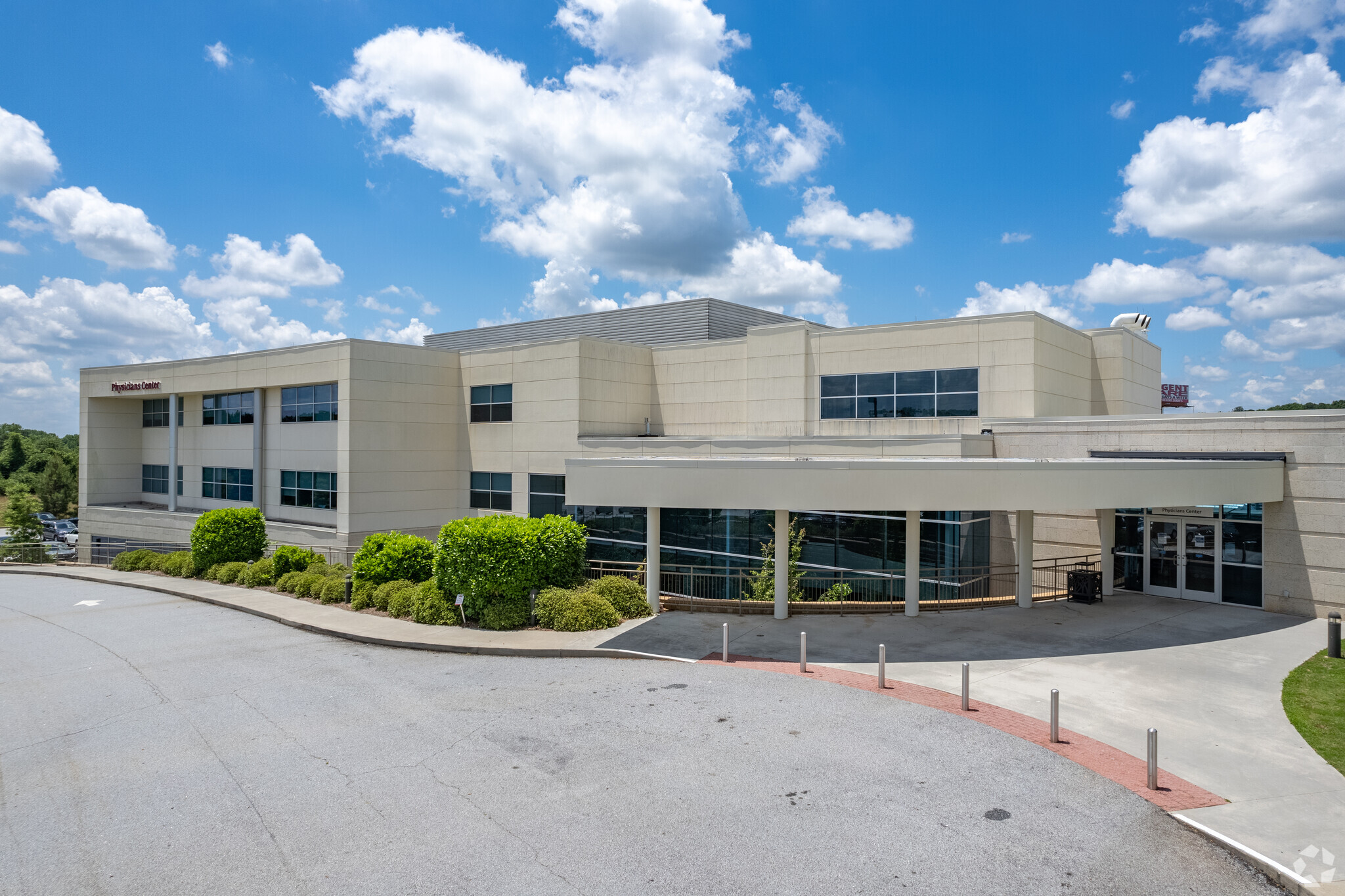 355 Clear Creek Pkwy, Lavonia, GA for lease Building Photo- Image 1 of 9