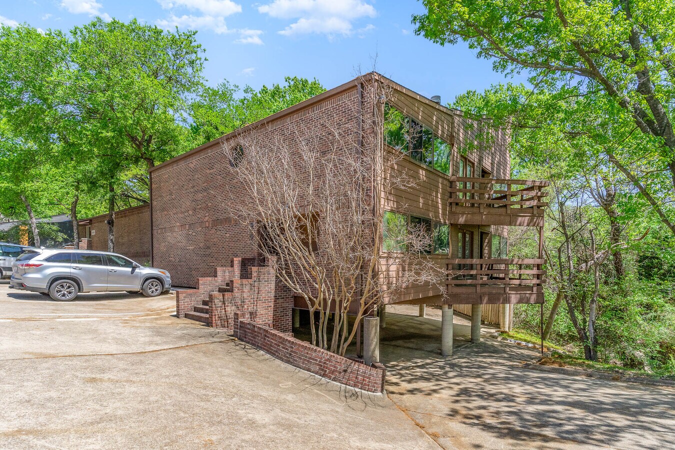 88088828 Greenville Ave, Dallas, TX 75243