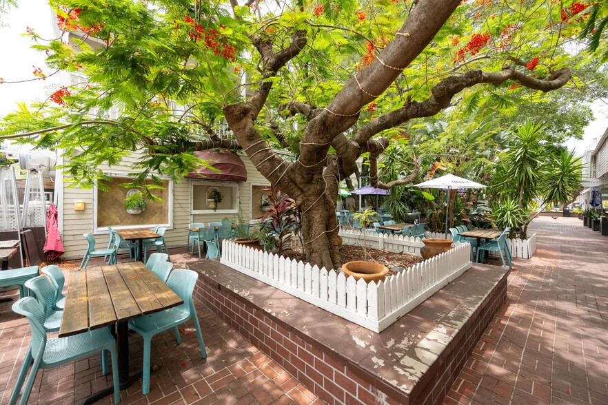 1075 Duval St, Key West, FL for sale - Building Photo - Image 3 of 18