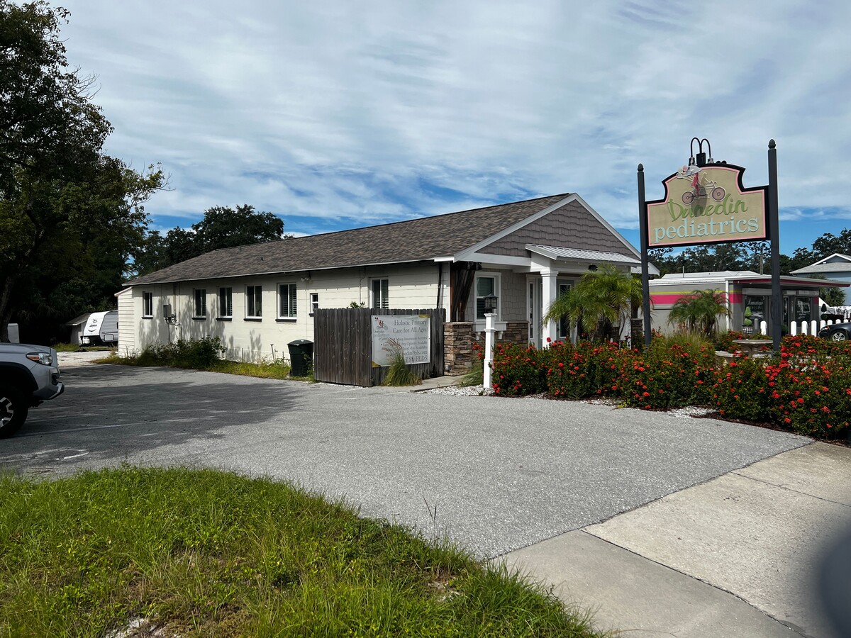 424 Douglas Ave, Dunedin, FL 34698 | LoopNet