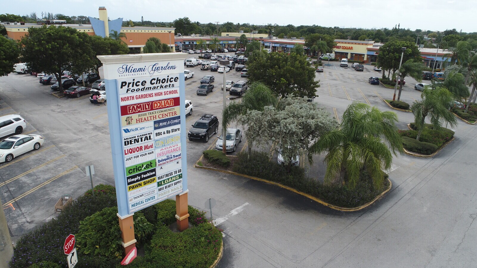 4646 4698 Nw 183rd St Miami Gardens Fl 33055 Miami Gardens Shopping Plaza Loopnet Com
