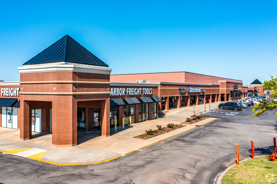 8015-9521 NW Expressway St, Oklahoma City, OK for lease - Building Photo - Image 1 of 6