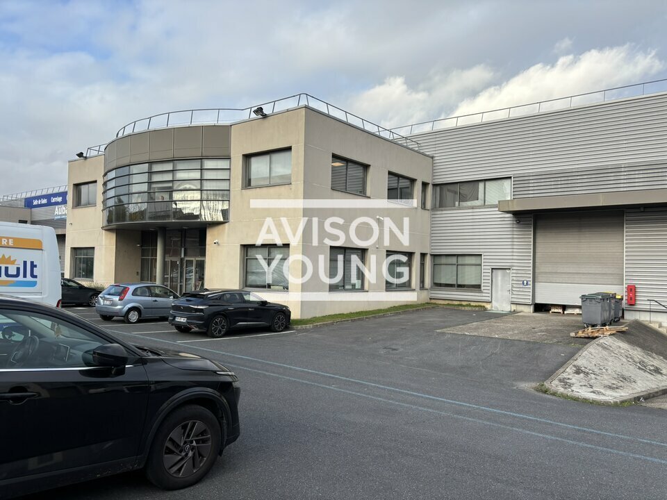 Flex in Gennevilliers for lease Building Photo- Image 1 of 13