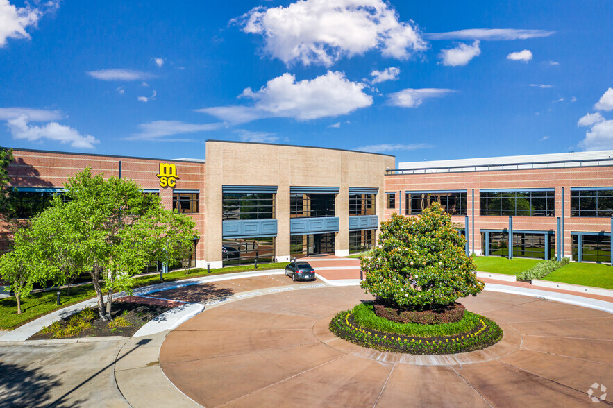 4700 W Sam Houston Pky N, Houston, TX for lease - Building Photo - Image 1 of 12