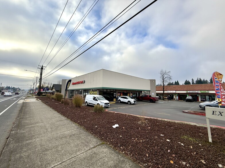 17401 SE McLoughlin Blvd, Milwaukie, OR for lease - Building Photo - Image 2 of 10