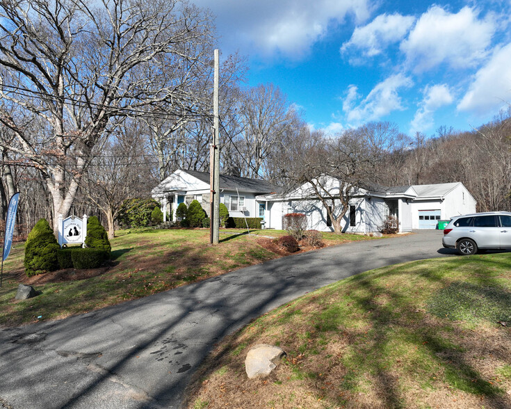 431 Sherman Hill Rd, Woodbury, CT for sale - Primary Photo - Image 1 of 4