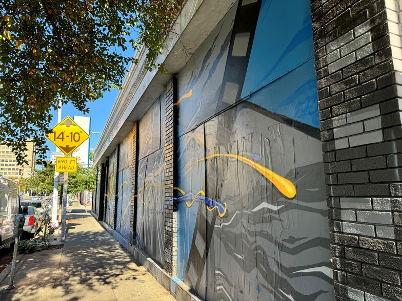 3080 Broadway, Oakland, CA for lease - Building Photo - Image 2 of 11