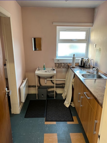 10 Barrhead Rd, Paisley for sale - Interior Photo - Image 3 of 6