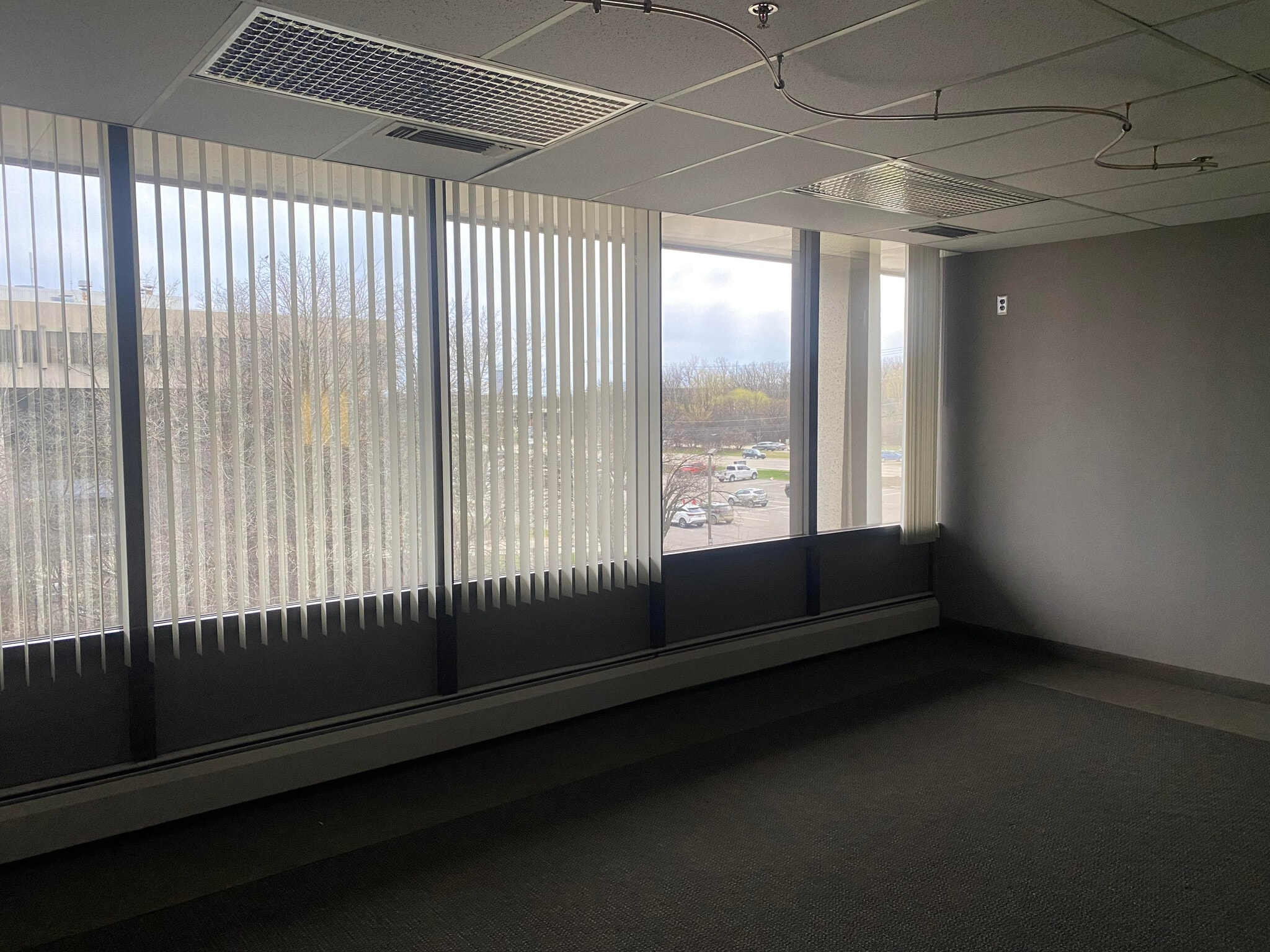 30400 Telegraph Rd, Bingham Farms, MI for lease Building Photo- Image 1 of 1