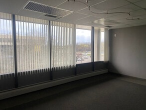 30400 Telegraph Rd, Bingham Farms, MI for lease Building Photo- Image 1 of 1