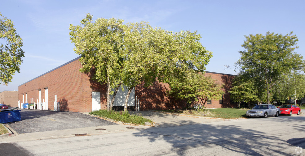 733 Hastings Dr, Buffalo Grove, IL for sale - Primary Photo - Image 1 of 1