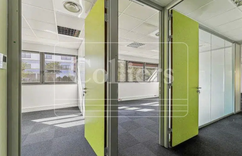 380 Avenue Archimède, Aix-en-Provence for lease Interior Photo- Image 1 of 4