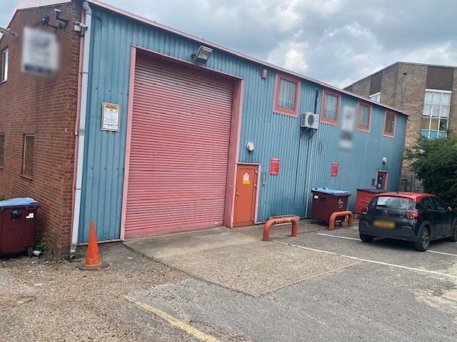 14a Cranborne Industrial Estate rd, Potters Bar for lease - Primary Photo - Image 1 of 3