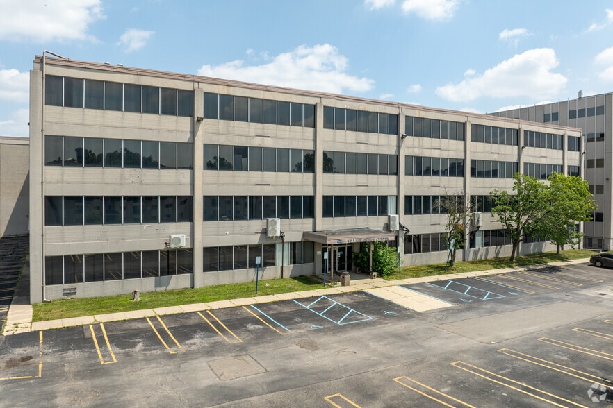 23100 Providence Dr, Southfield, MI for sale - Building Photo - Image 2 of 10