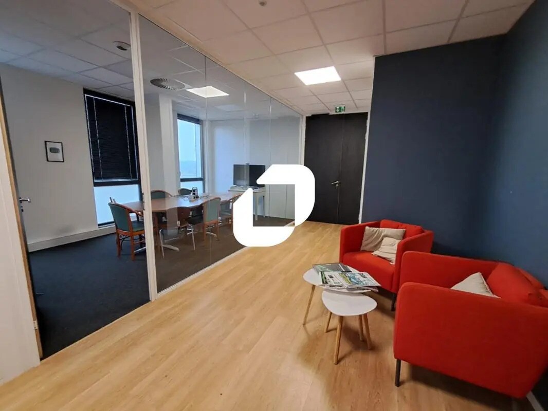 Office in Lesquin for sale Interior Photo- Image 1 of 9