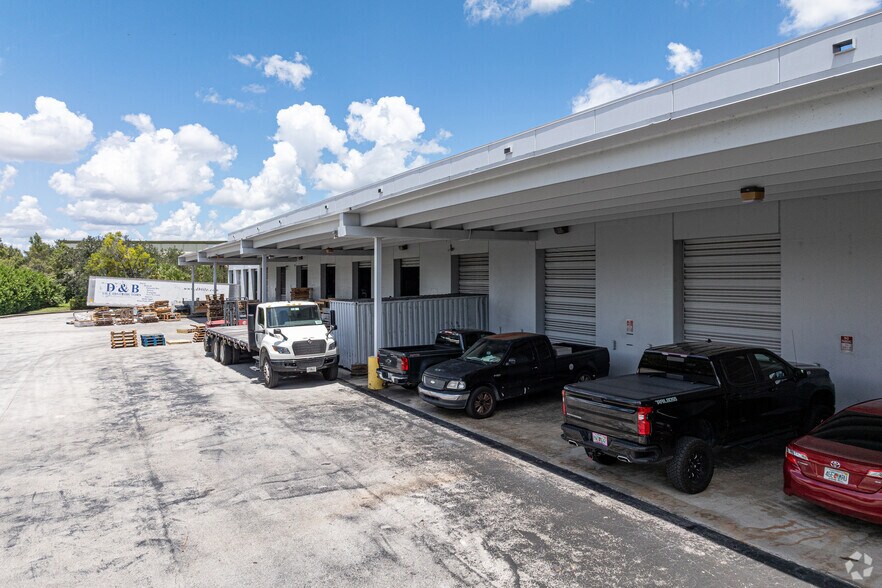 14200 NW 4th St, Sunrise, FL for lease - Building Photo - Image 3 of 5