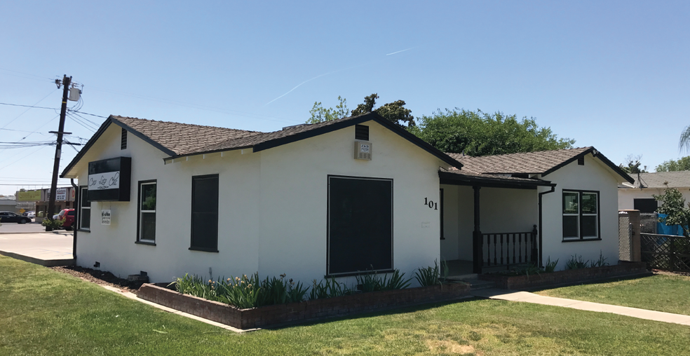 101 W Feemster Ave, Visalia, CA 93277