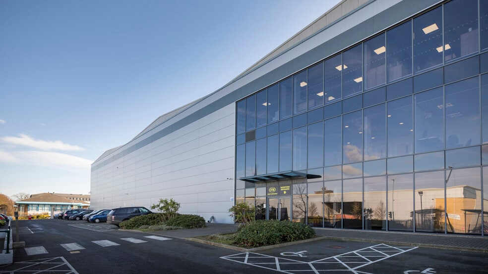 1 Edinburgh Way, Harlow for lease - Building Photo - Image 3 of 4