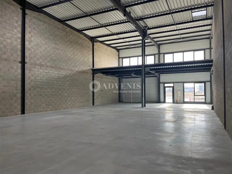 Flex in Geispolsheim for lease - Interior Photo - Image 3 of 7