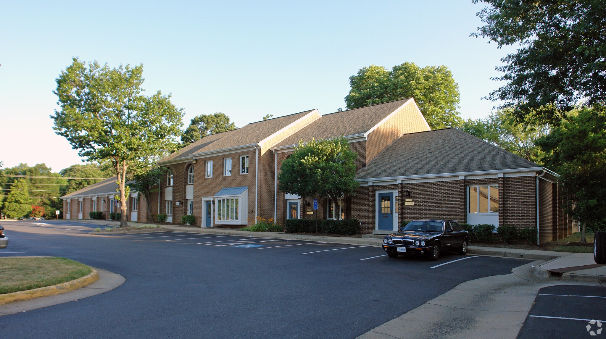 Office in Springfield, VA for sale Primary Photo- Image 1 of 1