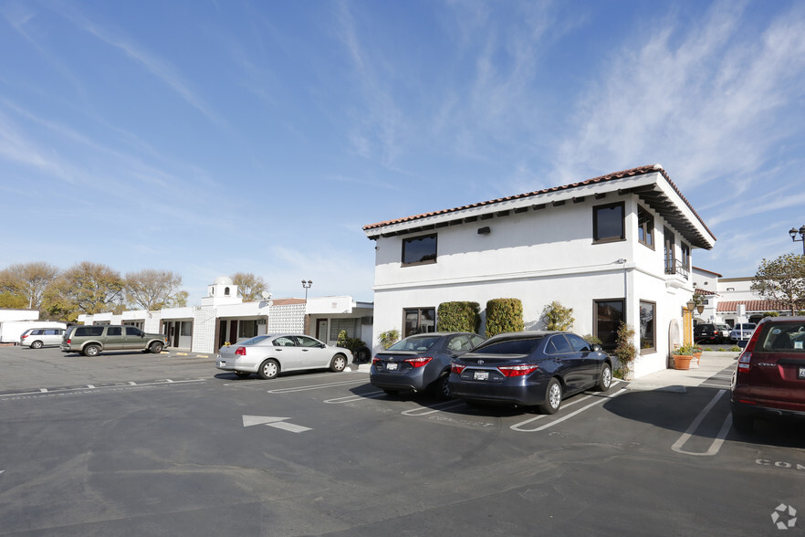 Sepulveda Shopping Center portfolio of 2 properties for sale on LoopNet.com - Primary Photo - Image 1 of 2