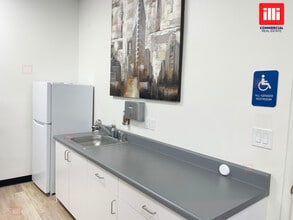 2401 Ventura Blvd, Camarillo, CA for lease Interior Photo- Image 2 of 6