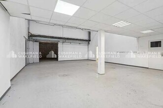 10-22 Rue D'Arras, Nanterre for lease Building Photo- Image 1 of 3