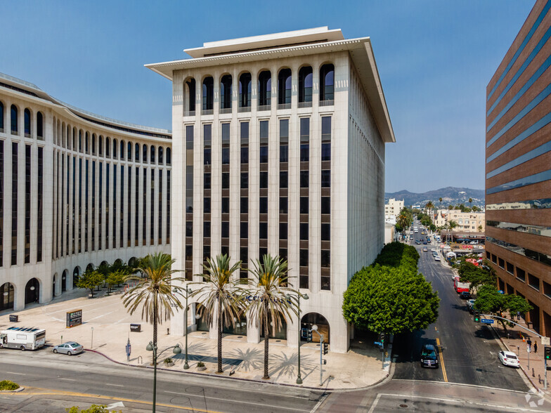 3701 Wilshire Blvd, Los Angeles, CA for lease - Building Photo - Image 1 of 20